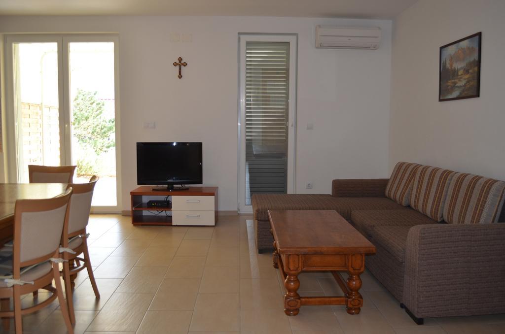 Apartments Buljan Baška Szoba fotó